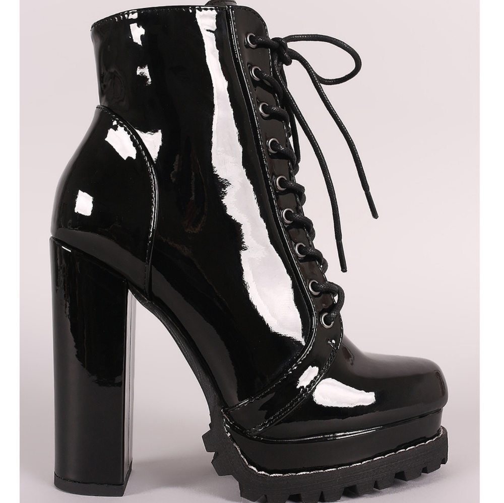 🥇RESTOCKED 🖤Patent Lug Sole Lace Up Platform